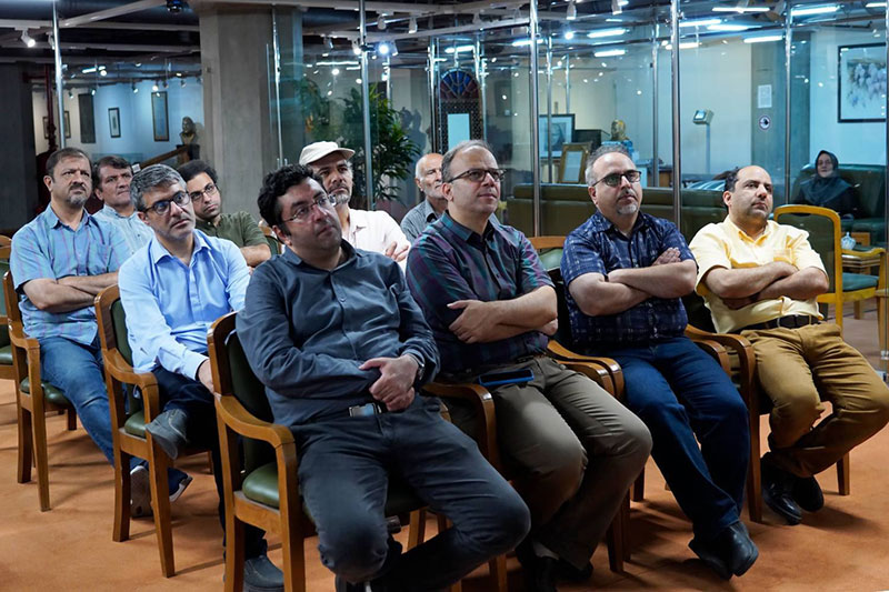 photo_2026-08-19_14-59-23-(2) بازدید پژوهشگران و استادان مرکز پژوهشی «پویافکر» از کتابخانه ملی ایران